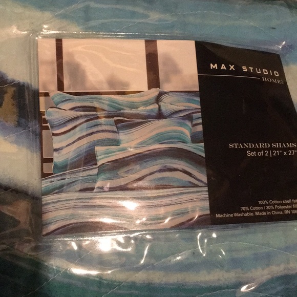 Max studio two standard shams (match quilt) - Picture 2 of 3